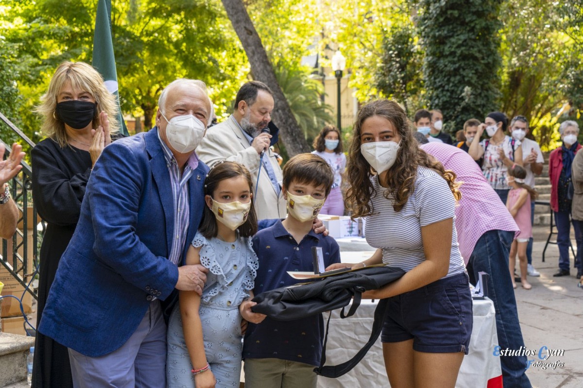 Entregados los premios de los concursos infantiles